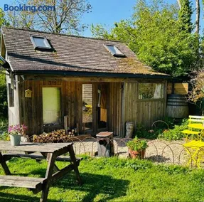 The Cabin at Shambala- now with sauna available to book! - Image 1