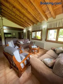 El Jardí ideal para familias y grupos - Image 2