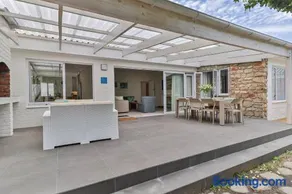 Mooinooientjie Cottage Voelklip Beach Hot Tub, Sleeps 8 - Image 5