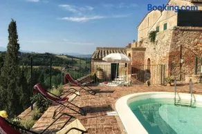 Pasqui Villas La Capanna accogliente casa in paese con vista piscina WiFi - Image 1