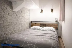 Chez Louis - Central Triplex - Image 2