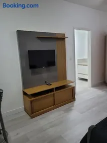 Flat recém-reformado e bem localizado - Image 3