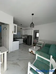 Maria's Apartments - Image 2