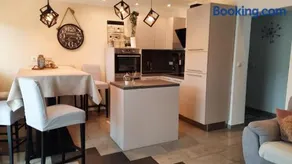 Apartment Dino - Image 4