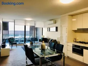 Fantastic Executive Apartment Neutral Bay GRO17204 - Image 4