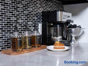Broadway Luxe Loft - Image 3