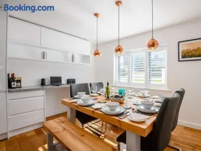 4 Bed in Lymington oc-86391 - Image 4