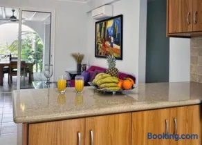 Seafront 3 bedroom villa Medea with private pool and garden. - Image 4