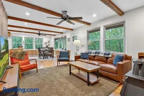 Cozy 3BR chalet w hot tub & BBQ grill - Image 4