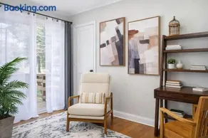 The White Castle - King Bed plus Office - Image 3