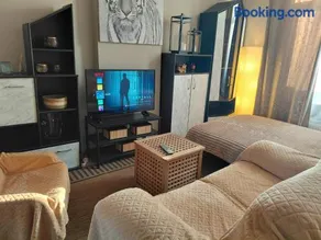 Sunny Days Cozy and Comfortable Apartment - Image 4