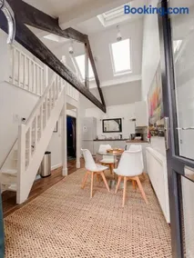 Stylish Loft in Stockport - Free Parking - 10 min to Manchester - Flat 1 - Image 1