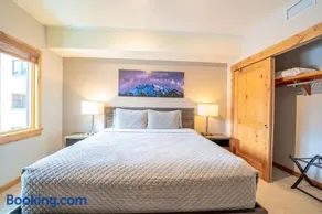 White Spruce Condo by Canadian Rockies Vacation Rentals - Image 3
