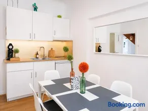 The garden flat - Image 2