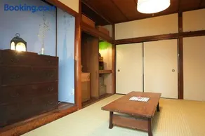 つばめ荘 Tsubamesou 尾道駅から徒歩と渡船で15分 情緒あふれる尾道ステイ 鍵付き駐輪場と駐車場あり supported by COCOSTAY - Image 4