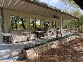 Captains Cabin on Lake - Image 1