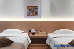 Summer & Chihiro Hotel - Image 1