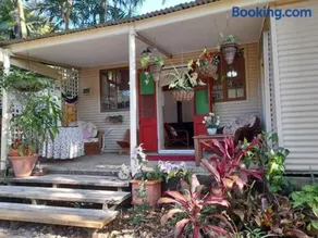 Quirky Cottage in Centre of Maleny, Walk Everywhere - Image 2