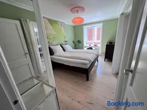 Deluxe Hotel Apartment - Image 3