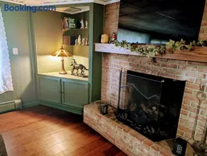Private Apartment on Scenic Horse Farm - Image 2
