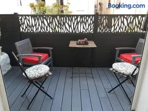 Spacious town house with balcony - Image 3