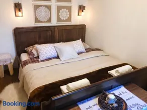 Villa con piscina, jardín y barbacoa | Vistas a la ciudad - Image 3
