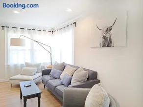Centrally Located Charming LA Home with Food Scenes - Image 5