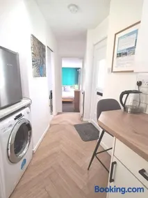 Cosy Self Contained Annexe - Image 3