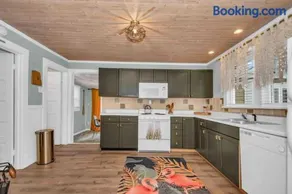 Beachglass Cottage - Family Friendly Kids and Pets - Image 3