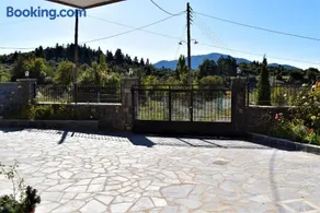 Mainades House - Image 5