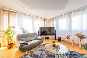Top-Penthouse Stuttgart Airport-Messe Parkplatz & Terrasse - Image 2