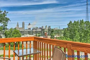 Central Cleveland Gem w/ Direct Skyline View! - Image 1