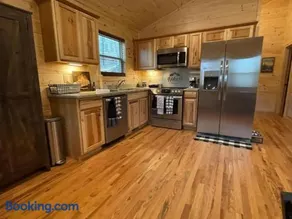 Hikers Hideaway Cabin, Hot Tub, Fireplace, Nature, Pets - Image 4
