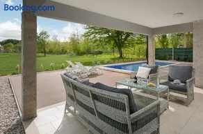 Villa Meadow - Image 3
