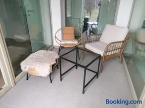 2x2x2 apartment - nový 2 izbový apartmán, 2-minúty od letiska, 2- garáže - Image 2