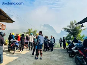 Tày Cốc Pảng Homestay - Image 1