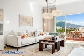 Luxurious Penthouse - View, Roof Terrace, 3BR - 2BA - Image 2