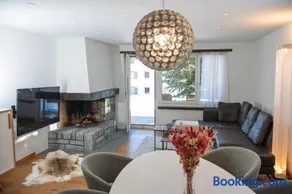 Alpine Retreat with Private Hot Tub - Image 3
