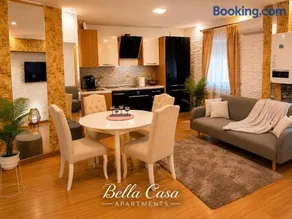 Bella Casa Apartments - Image 1