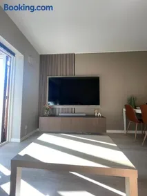 New renovated apartment - Image 2