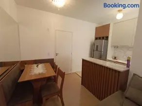 Apartamento aconchegante com excelente localização e piscina - Image 3