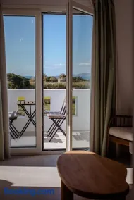 Aelia Kastraki Beach House - Image 1