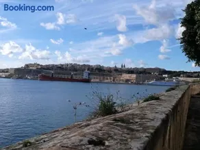 The Shelter Island - Image 2