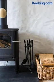 The Workshop- Eco Cottage by the Coastal Path - Image 1