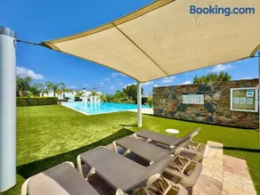 Acacia 1 Apt 33 - Ground Floor 2-Bed with Garden - Image 2