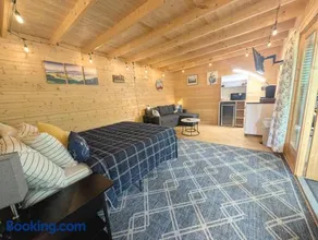 Newly Renovated Scandinavian Cabin - State Parks, Waterfalls, Hiking Trails, Near The Caverns - Image 2