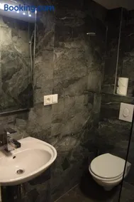 Kudamm Apartments - Image 3