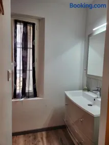 Chambres privées à Hautvillers, berceau du champagne avec salle de bain et toilettes incluses - Image 2