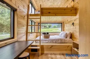 Smoky Nook Soak and Smores Getaway - Image 2