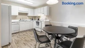 Landing Modern Apartment with Amazing Amenities (ID1402X064) - Image 3